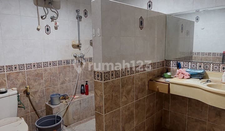 Rumah Full Tingkat Taman Alfa Indah Jakarta Barat Luas 144M Dimensi 8X18 Bangunan Mandiri Fasilitas Perumahan Lengkap & Dekat Pintu Toll Dalam Kota / Luar Kota