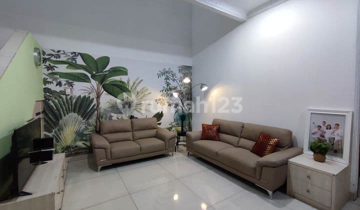 Rumah Tingkat Di Kavling Polri Jelambar Bagus Terawat Siap Huni Kamar 4+1
