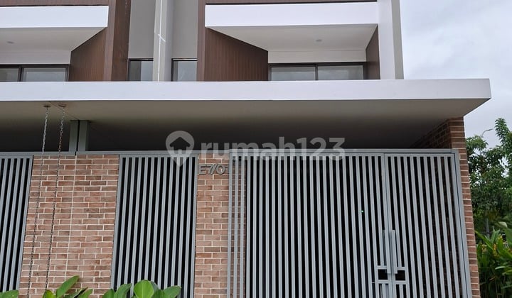 Rumah Baru 3 Lantai Puri Botanical Lavender Boulevard