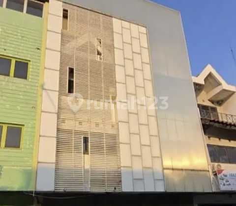 Ruko Gandeng 4 Lantai Di Daan Mogot Baru, Jakarta Barat Super Strategis Siap Pakai