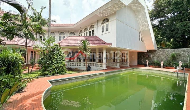 Rumah Bagus dan Kokoh Strategis Dekat Senayan City area Simprug, Jakarta Selatan