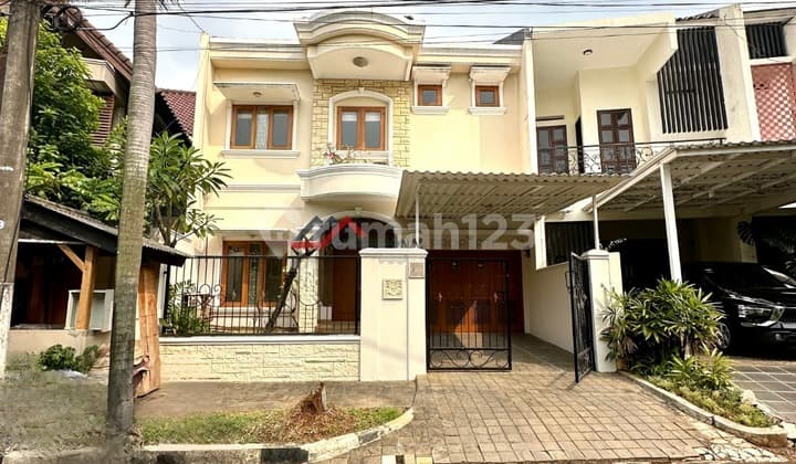 Rumah Siap Huni dalam Komplek Dilengkapi Fasilitas Umum di Lebak Bulus Jakarta Selatan