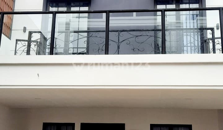 Jamin Suka Rumah Townhouse.baru Pancoran Tebet Jaksel 3,2M Jrg Ada
