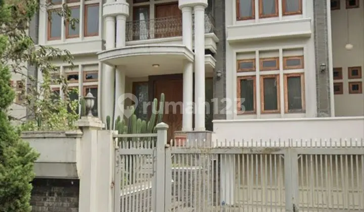 Luxury House with Premium Location in Dago Asri Complex, Bandung City.