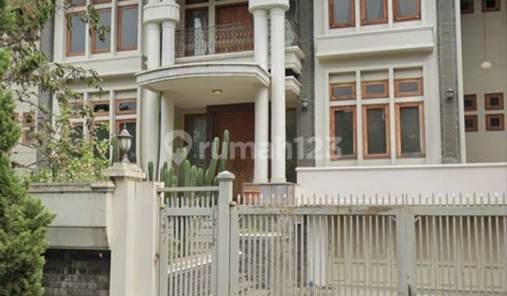 Luxury House with Premium Location in Dago Asri Complex, Bandung City.