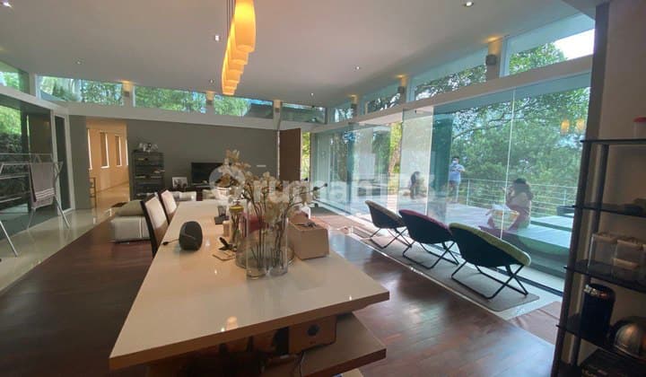 Villa Mewah dan Asri Dago Lembang Kota Bandung