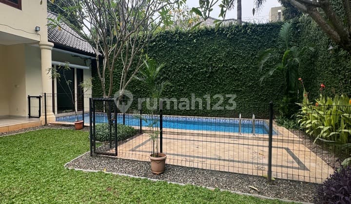 4-bedroom house for rent in Pejaten Barat, semi-furnished house in a compound