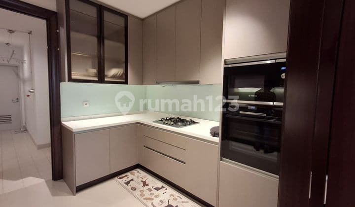 Sewa apartemen 3 kamar + 2 kamar mandi Pakubuwono View, Furnished