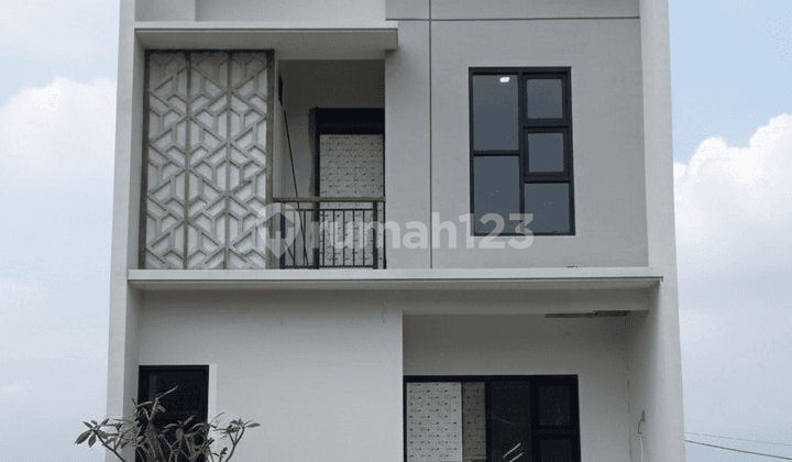 Rumah Villa Dekat Kereta Cepat Whoosh Padalarang dan Kbp