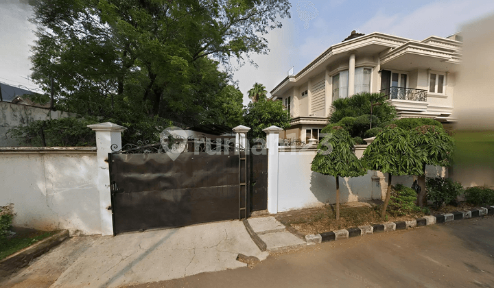 Rumah Ayer Raya di Permata Buana , Jakarta Barat