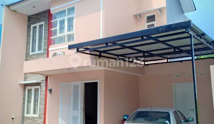 Rumah Cluster 2 Lantai Fully Furnished - Penumping Solo, Barat Sriwedari
