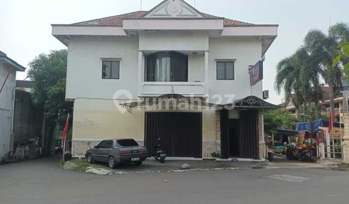 Dijual Ruko 2 lantai di Setabelan, Banjarsari, Solo
Lokasi Strategis, dekat Terminal Tirtonadi, dekat Stasiun, dekat Pasar & Pusat Perbelanjaan, dekat Rumah Sakit