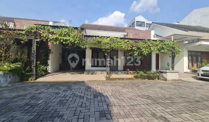 Rumah bagus siap pakai di cluster dekat solo baru