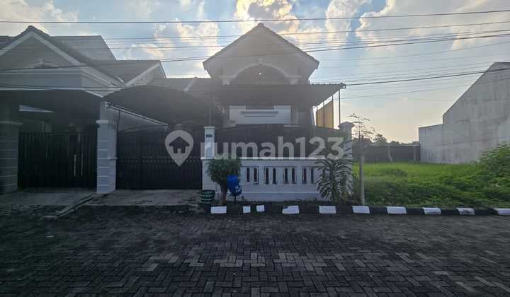 Rumah Bagus Siap Pakai Di Perumahan Elite Solo Baru