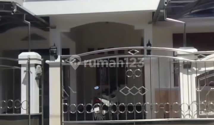 Rumah Bagus 1½ Lantai Renovasi Seperti Baru Di Perumahan Di Gentan Solo