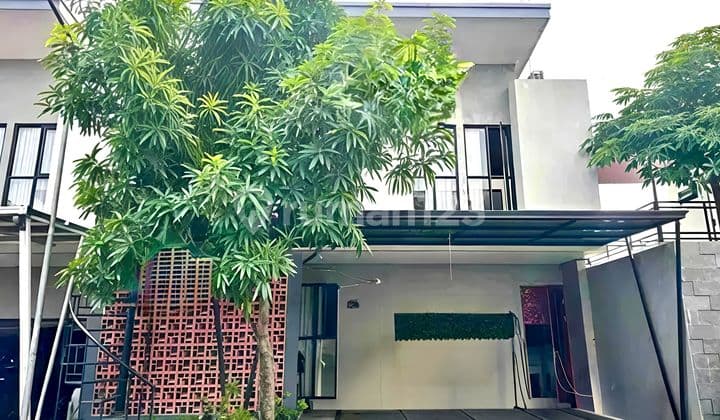 Rumah Bagus 2 Lantai Full Furnished di Cluster Colomadu Solo