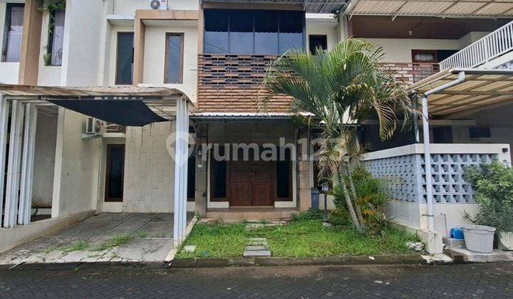 Rumah Cantik Full Interior di Perumahan Elite Gentan Solo