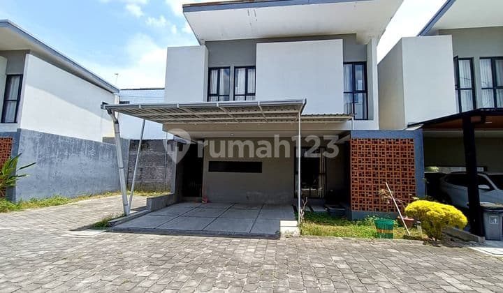 Rumah Bagus Full Furnished Di Colomadu Solo