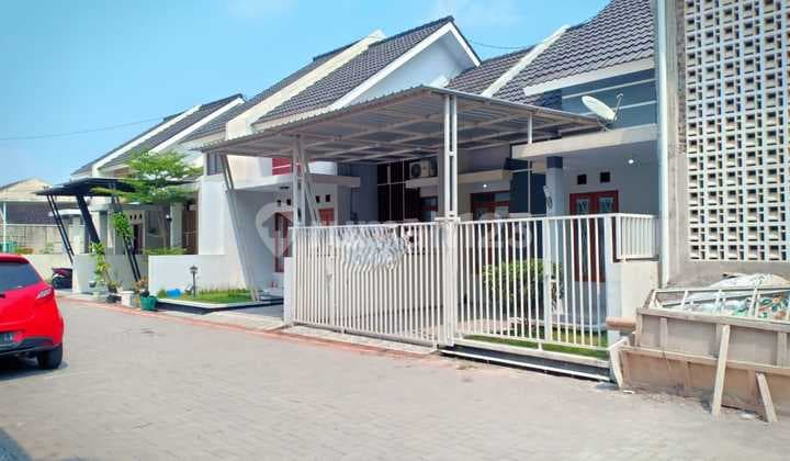 Rumah Bagus Semi Furnish Lokasi Cluster Elite Di Gentan