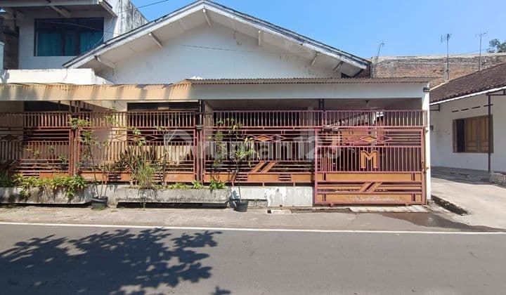 Rumah Hitung Tanah di Mangkubumen Banjarsari, Solo Dekat Rs Brayat Minulya Akses Mudah ke Pusat Kota Solo