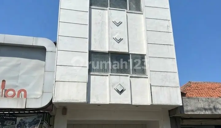Ruko Strategis 3,5 Lantai - Jl. Yos Sudarso, Serengan, Solo