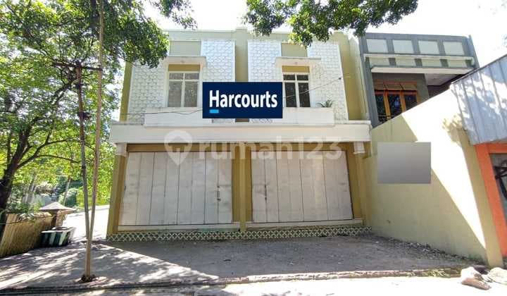 Two-Story Shop House in Laweyan Solo