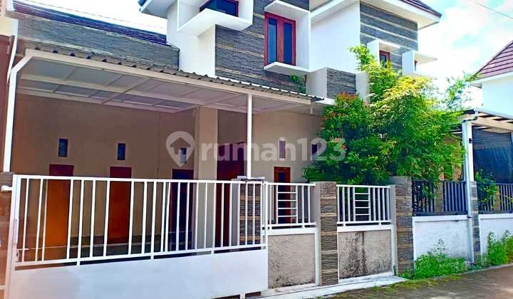 Rumah Bagus Siap Pakai Lokasi Di Cluster Di Colomadu