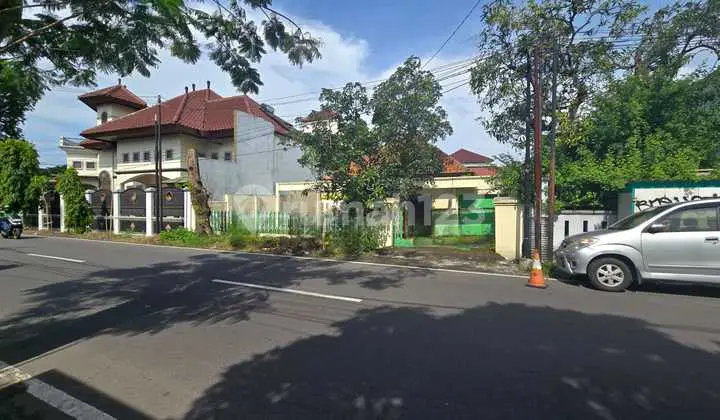 Tanah Strategis Bonus Bangunan Lokasi di Manahan Banjarsari Solo