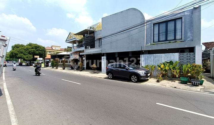 Rumah Bagus Bangunan Baru 2 Lantai Lokasi Di Gilingan Banjarsari.solo