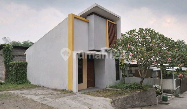 Rumah Minimalis di Dalam Cluster Mojosongo Dekat Pusat Kota Solo dan Akses Tol