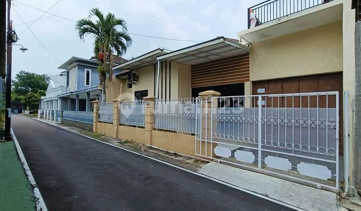 Rumah Bagus 2 Lantai Di Colomadu Dekat Kartasura Solo
