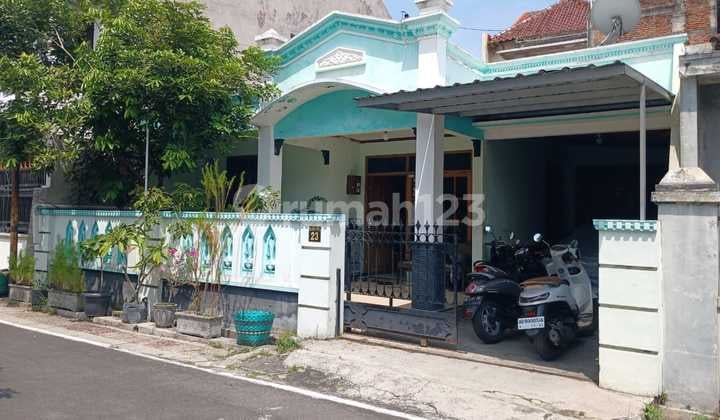 Dijual Rumah Siap Pakai Dengan Lokasi Strategis Tengah Kota Solo.
