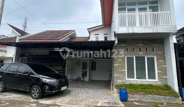 Rumah Bagus 2 Lantai Strategis di Colomadu Solo