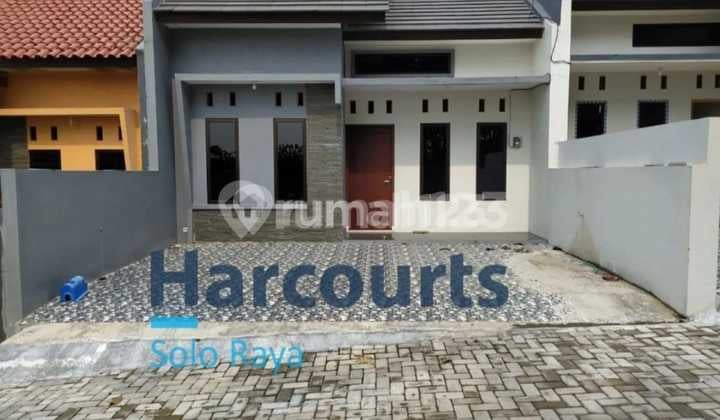 Disewakan Rumah Bagus Bersih Terawat Siap Huni di Cluster di Mojosongo, Solo