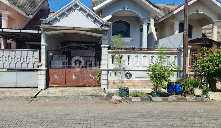 Rumah bagus siap huni di cluster solo baru