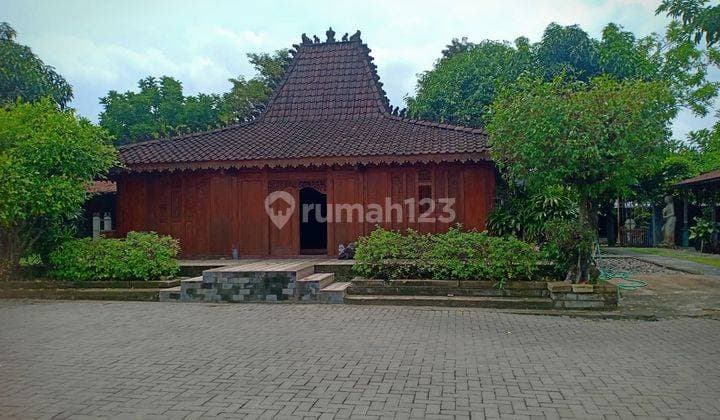 Tanah Kavling bonus bangunan Joglo Cantik
( 2 kavling ) di Wonorejo, karanganyar