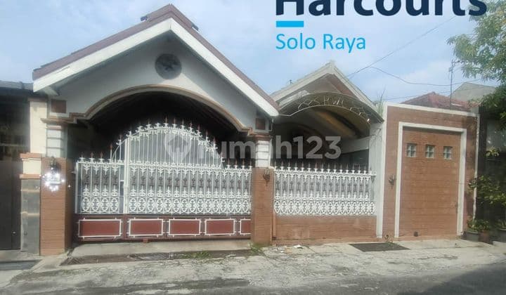 A nice, clean, well-maintained house in the Fajar Indah housing complex, Colomadu, Solo.