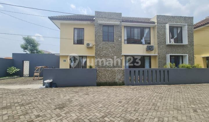 Rumah bagus bersih siap pakai di perumahan colomadu solo