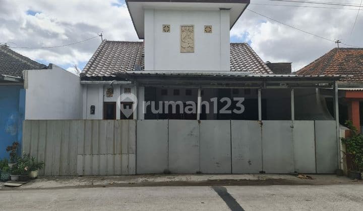 Rumah bagus siap pakai dekat pintu tol bandara adi soemarmo solo