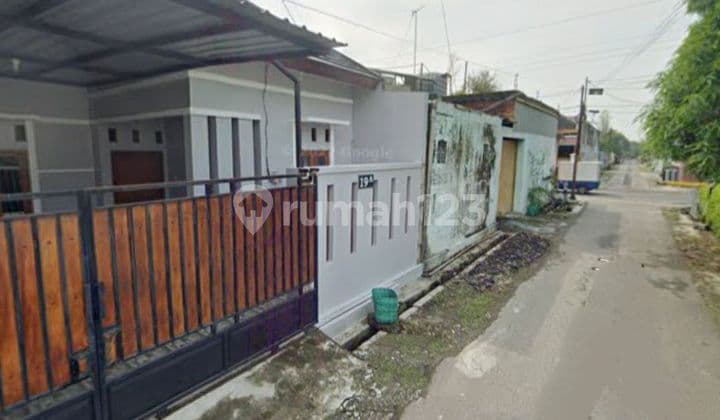 Rumah siap pakai di Mangkubumen, solo