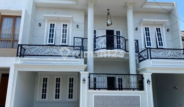 Rumah bagus baru 2 lantai dekat luwes gentan solo