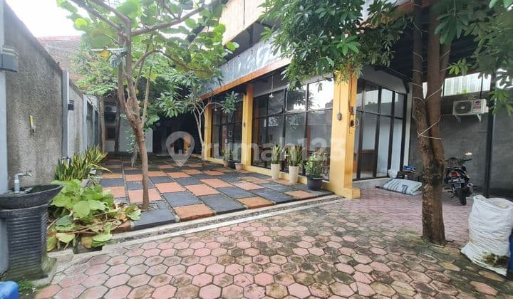 Ruang usaha strategis 2 lantai dekat kampus uns solo