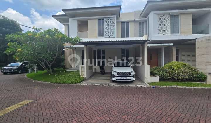 Luxury Hook House in the Elite Cluster of Kaliurang Jogja - Fully Furnished!