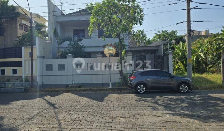 Rumah Lingkungan Elite Dekat Pakuwon, The Park Mall Solo Baru