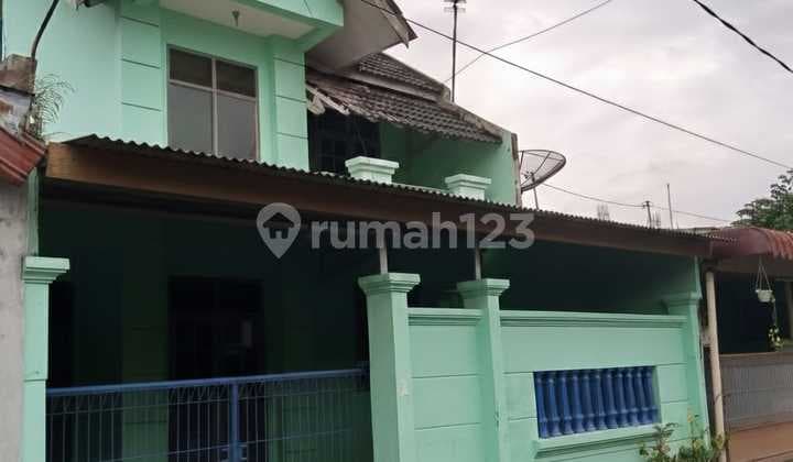 Disewakan Rumah 2 Lantai Siap Huni di Perumahan Dekat Mall The Park, Solo Baru