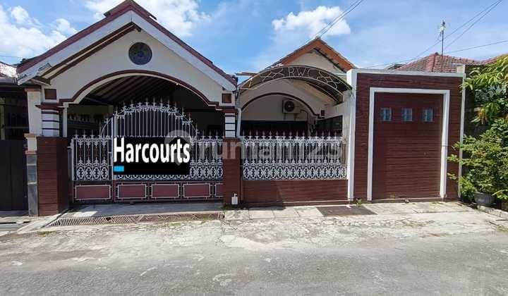 Rumah Bagus Siap Huni di Fajar Indah Dekat Colomadu Solo