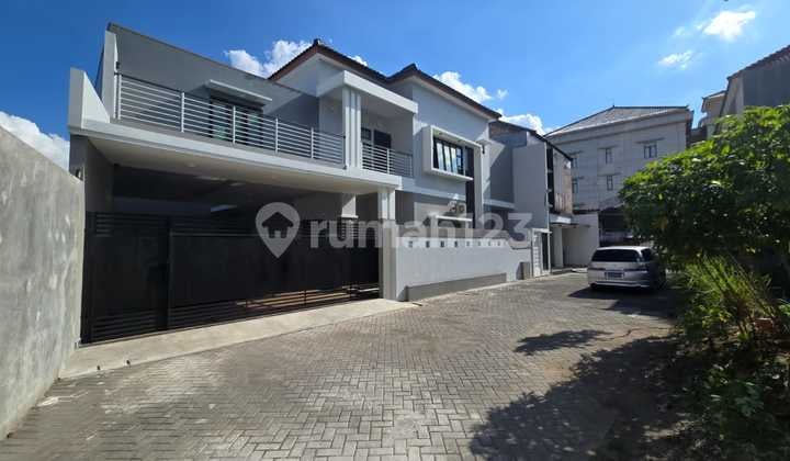 Rumah Baru Gresss Minimalis Modern di Jebres, Solo