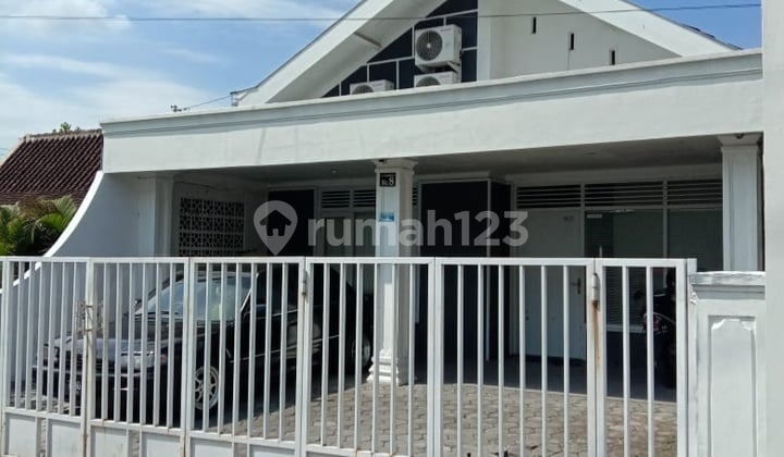 Rumah Bagus Siap Huni di Tengah Kota Solo.