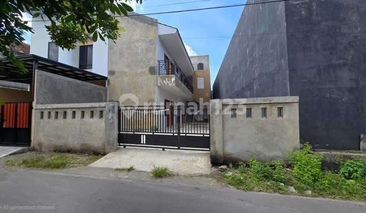 Kost Baru Siap Pakai di Sumber Banjarsari Solo