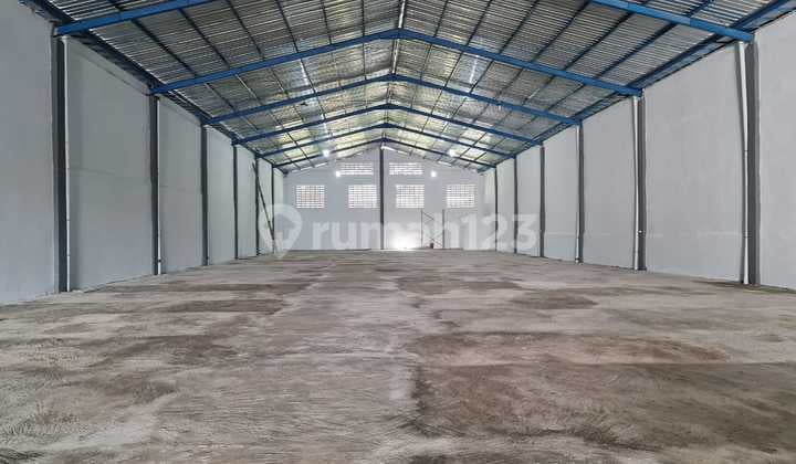 Gudang Strategis Dekat Pintu Tol Kartasura Solo
